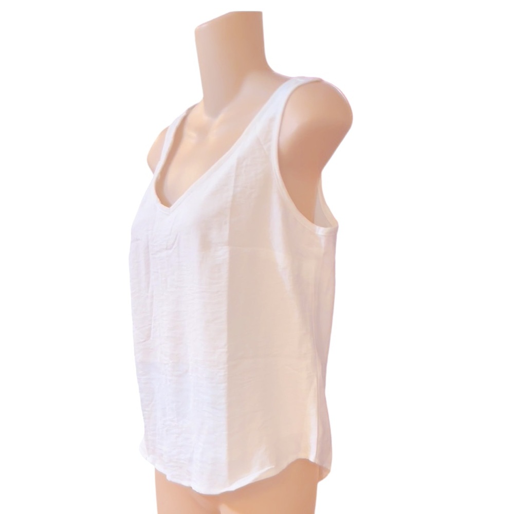 FancyInn White V Neck Sleeveless Top NWT - Picture 3 of 10